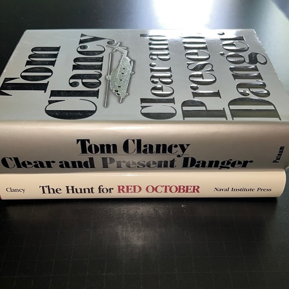 Tom Clancy hardcovers: The Hunt for Red October & Clear and Present Danger - Picture 5 of 14